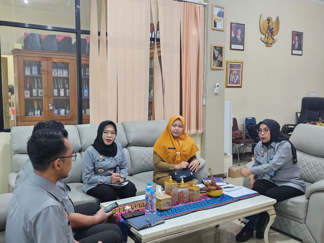 Kemenkum saat koordinasi dengan Disporapar Kalbar