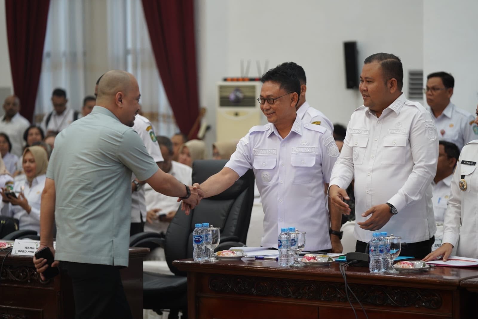 Wali Kota Pontianak Edi Rusdi Kamtono menyampaikan pendapatnya pada Rapat Koordinasi Pembahasan Kebijakan Penerimaan dan Pengalokasian Dana Transfer ke daerah dalam APBN. Foto: Dok. Prokopim Pemkot Pontianak