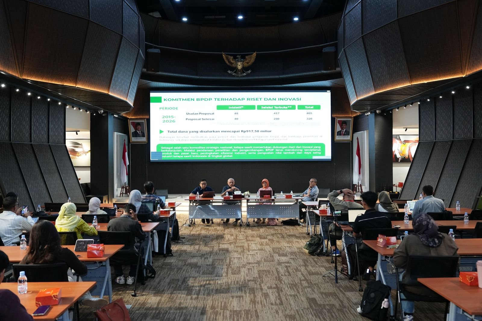 Badan Pengelola Dana Perkebunan (BPDP) terus memperkuat perannya dalam mendorong pengembangan riset dan inovasi kelapa sawit sebagai upaya meningkatkan nilai tambah komoditas strategis nasional. Komitmen tersebut diwujudkan melalui penyelenggaraan Pekan Riset Sawit Indonesia (PERISAI) 2026 pada 20–21 Juli 2026 yang menjadi ajang diseminasi hasil penelitian sekaligus penguatan kolaborasi riset sawit di Indonesia.