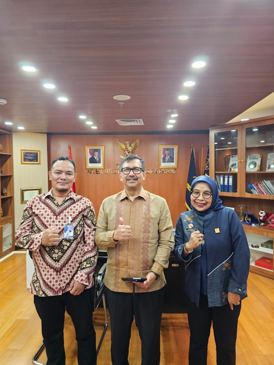 Foto bersama Kadiv Yankum Kemenkum Kalbar dan DJKI