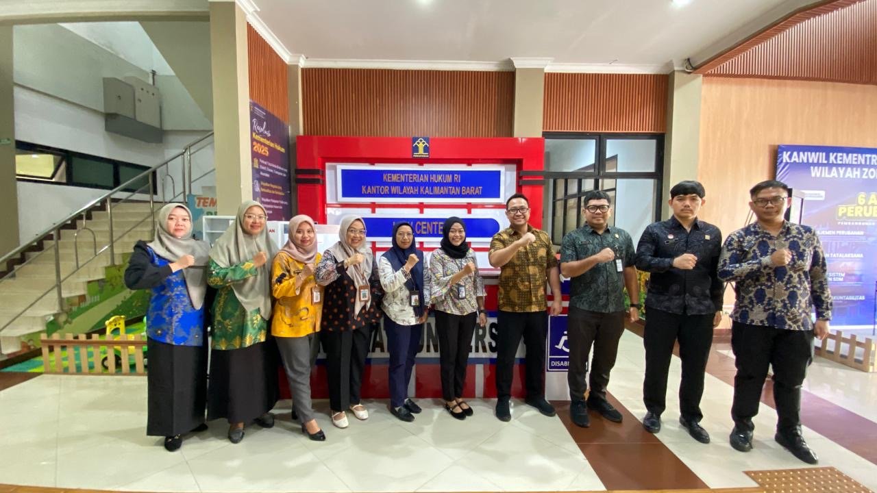 Foto bersama Kemenkum Kalbar dan Pemkab Kubu Raya