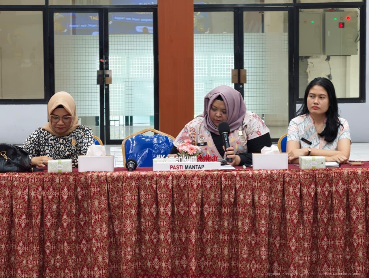 Kemenkum Kalbar saat koordinasi dengan DPRD Singkawang