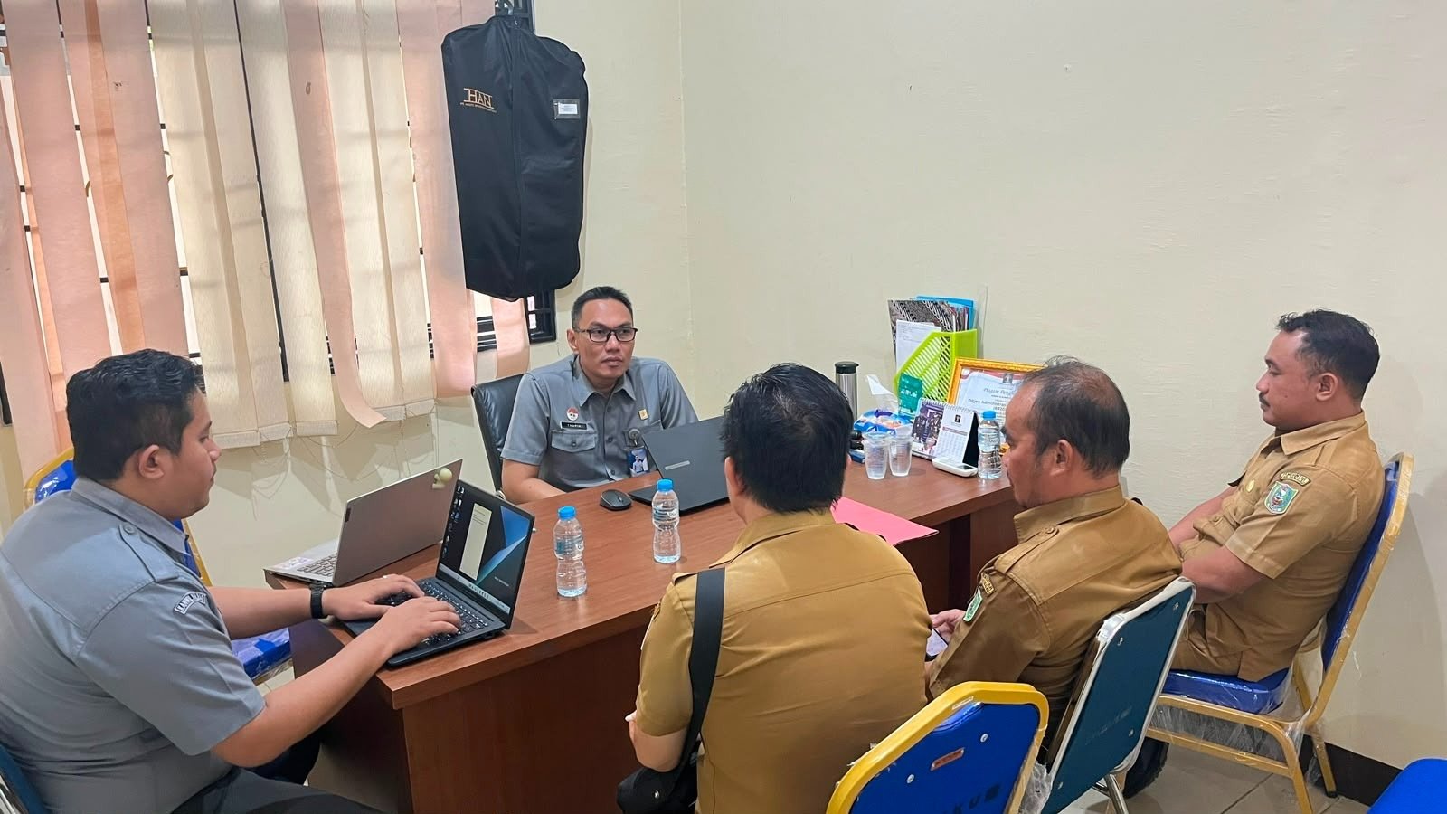 Kemenkum Kalbar saat koordinasi dengan Kesbangpol Sanggau
