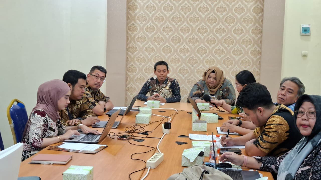 Kemenkum Kalbar saat koordinasi dengan DPRD Kalbar