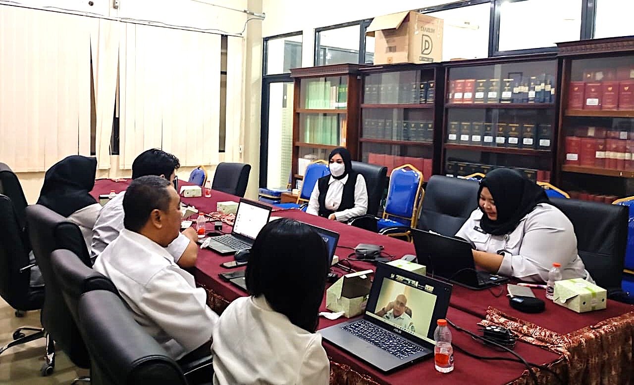 Kemenkum Kalbar saat koordinasi dengan Pemkab Landak