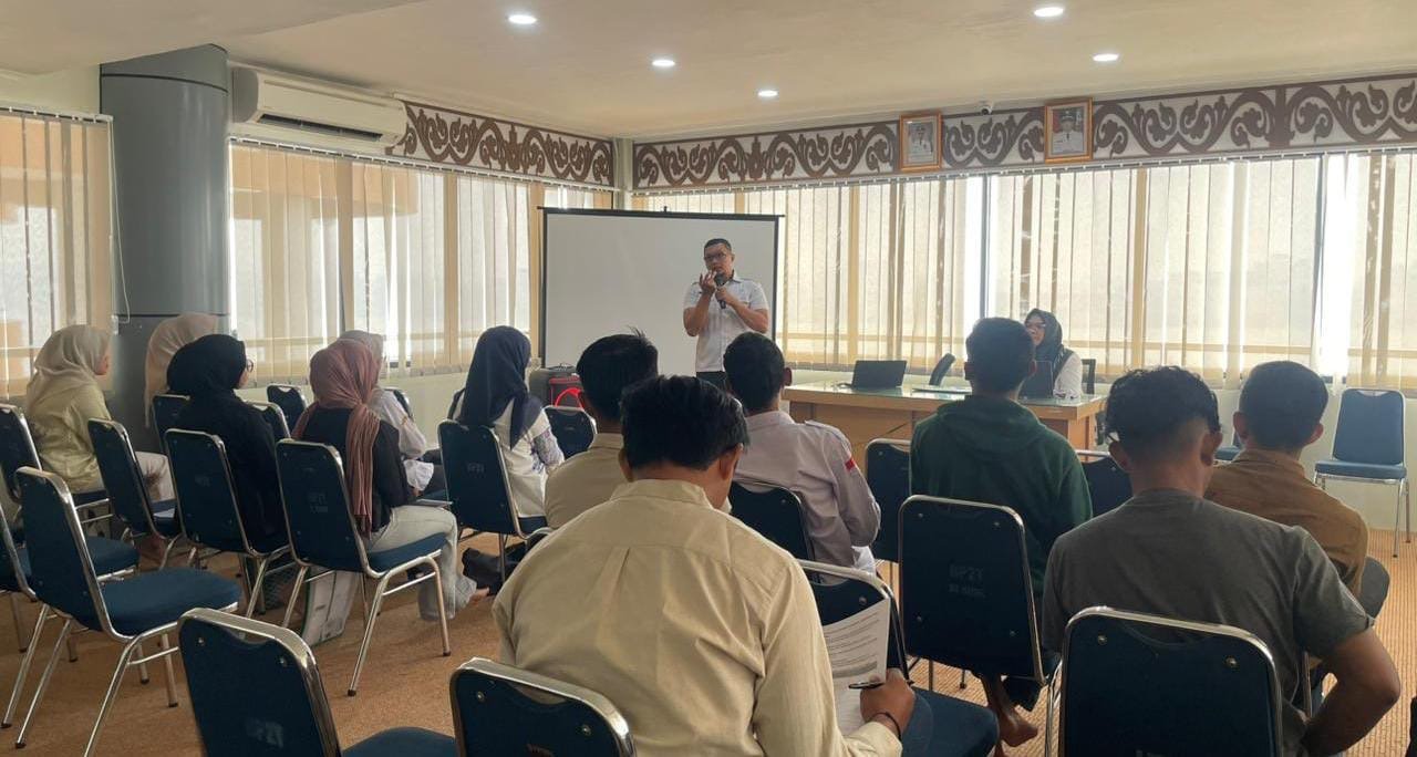 Kemenkum Kalbar saat berikan penyuluhan ke Catin